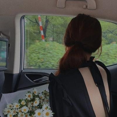 名导之孙隐私外泄，评论区两极分化，前后半年引热议